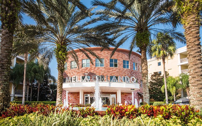 A brick hotel in orlando, florida